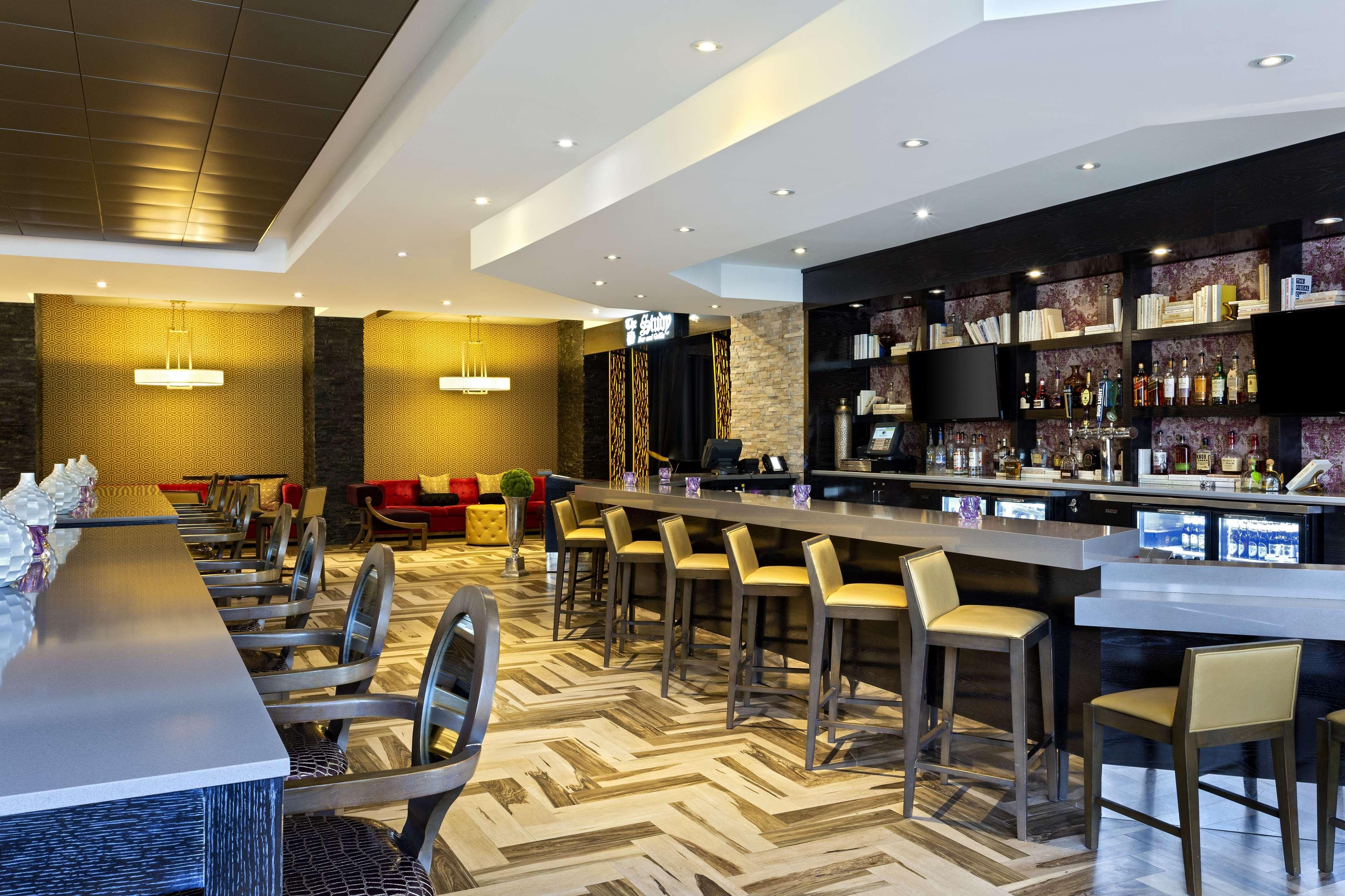 Hotel Doubletree By Hilton Orlando East - Ucf Area Alafaya Exterior foto